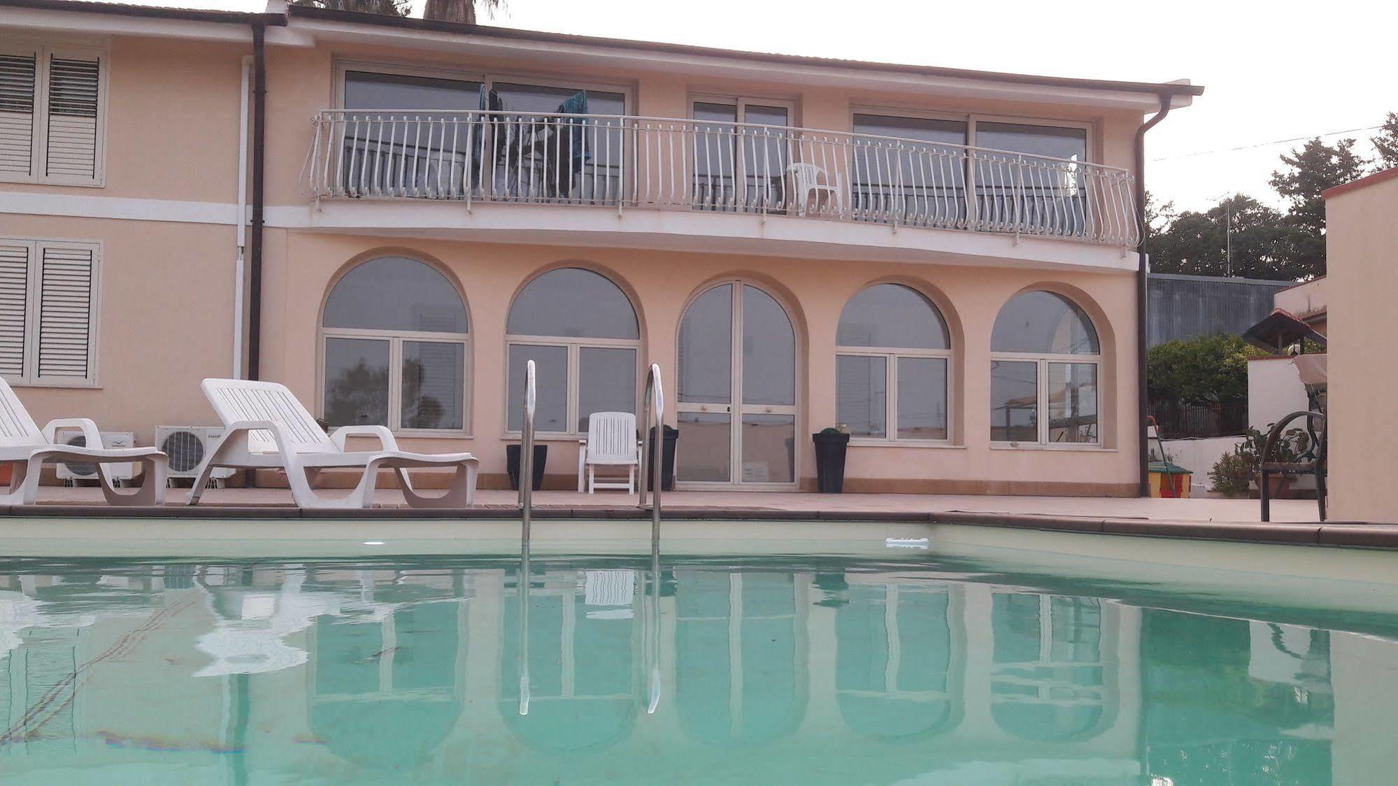 Isola Del Sole Apartment Syracuse Bagian luar foto